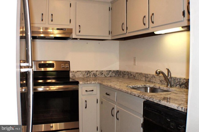 Building Photo - 44695 White Oak Ct