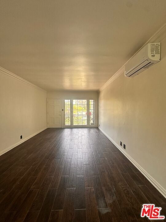 Building Photo - 4950 Beverly Blvd