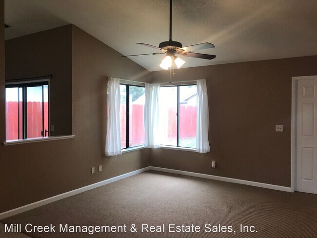 Building Photo - 4 br, 2 bath House - 4948 W. Chestnut Ave