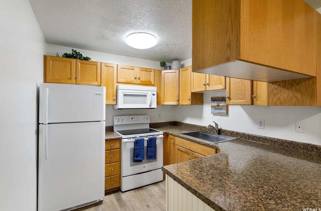 Foto principal - 1269 Riverside Ave