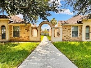 Building Photo - 2105 W Western Dr