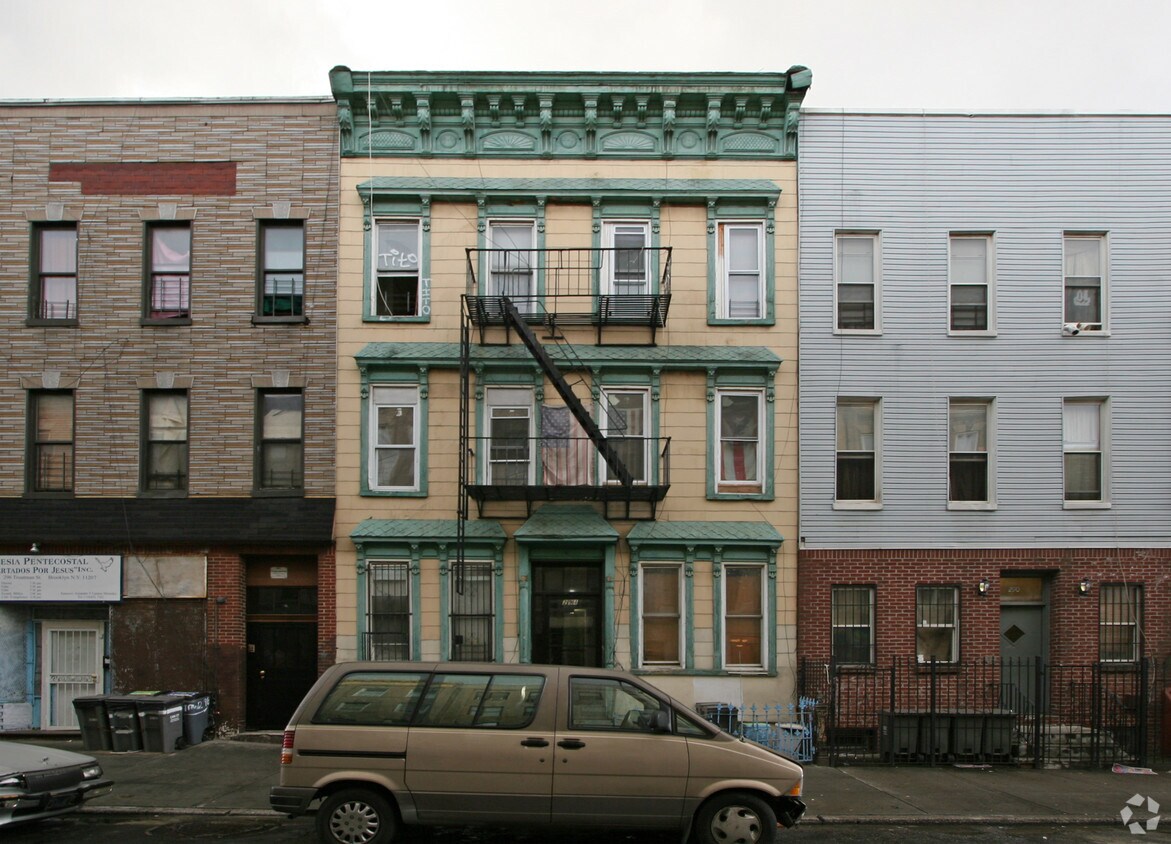 Building Photo - 294 Troutman St