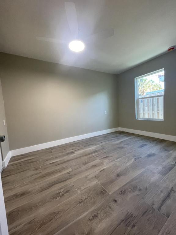 Foto del edificio - 928 Lantana Ave