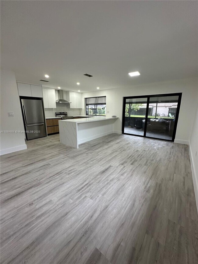 Foto del edificio - 15471 Turnbull Dr