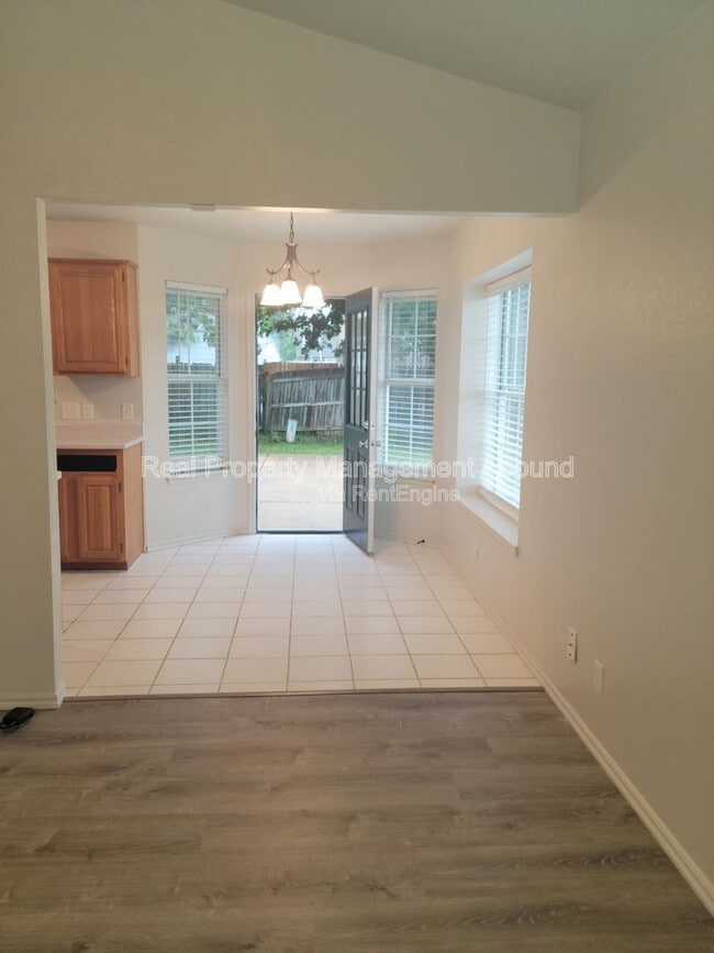 Foto del edificio - 3208 N 8th Pl