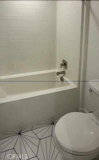 Building Photo - 204 Baluster