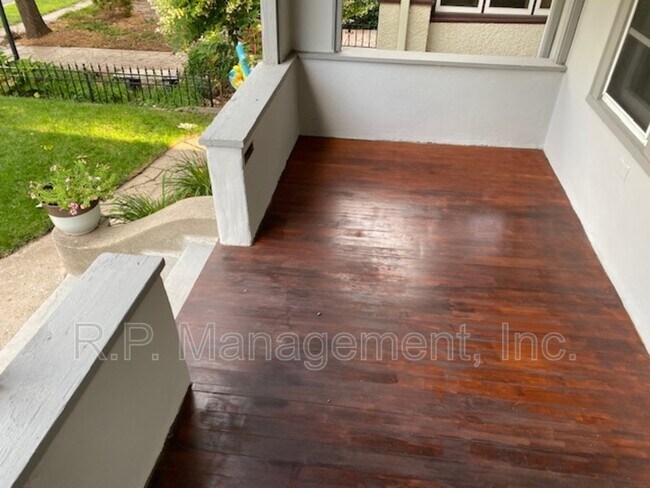 Foto del edificio - 3416 Girard Ave S