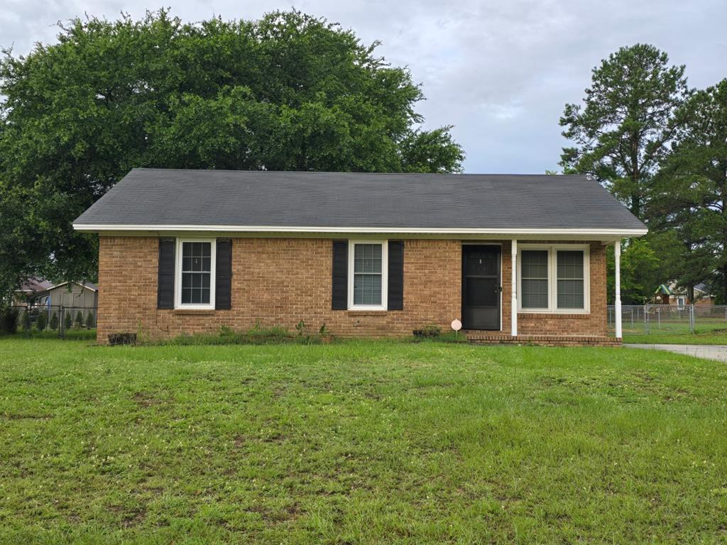 Foto principal - 805 Club Ln
