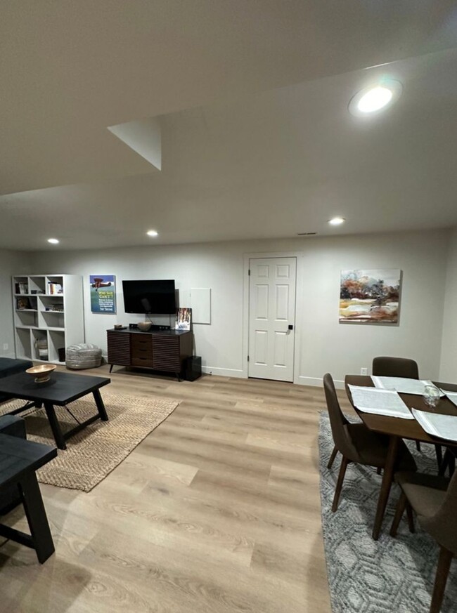 Building Photo - 5471 S Walden Wood Dr