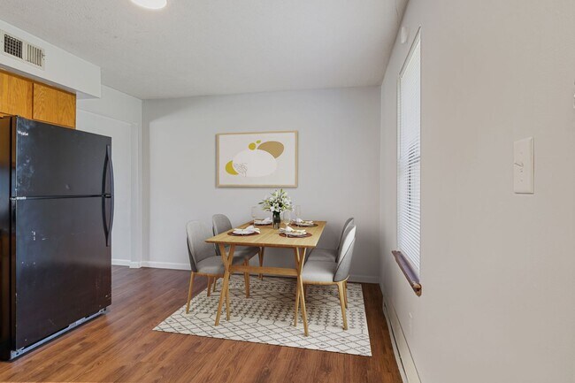 Foto del edificio - Near the Cardinal Greenway