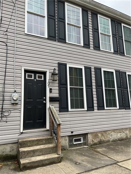 Primary Photo - 107 N Main St