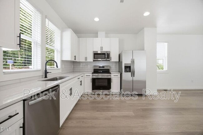Foto del edificio - 2815 Wilcox Pl
