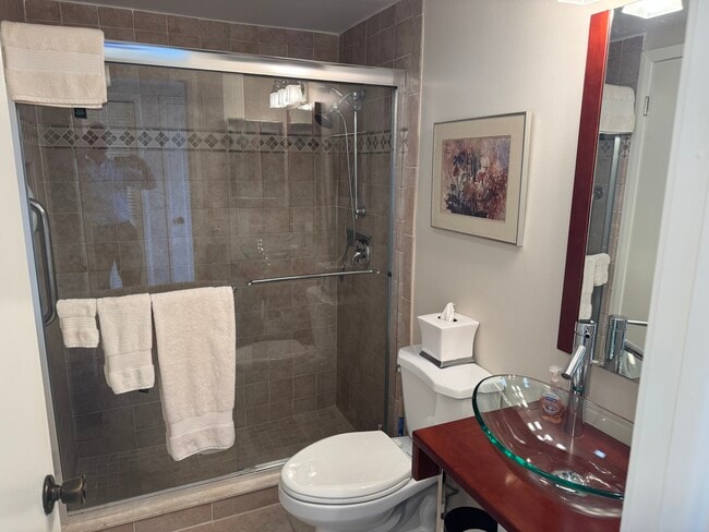 Building Photo - 14 Turtle Creek Dr