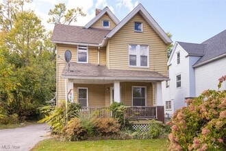 Building Photo - 844 E 154th St