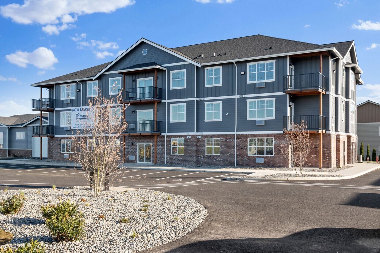 Primary Photo - Modern Living in the Heart of Lynden –8889...
