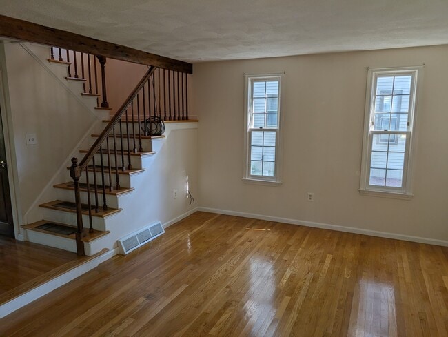 Building Photo - 417 Wellman Ave