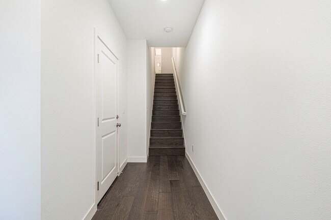 Building Photo - 1929 Mulberry St. - 3 bedroom | 3 bath | L...