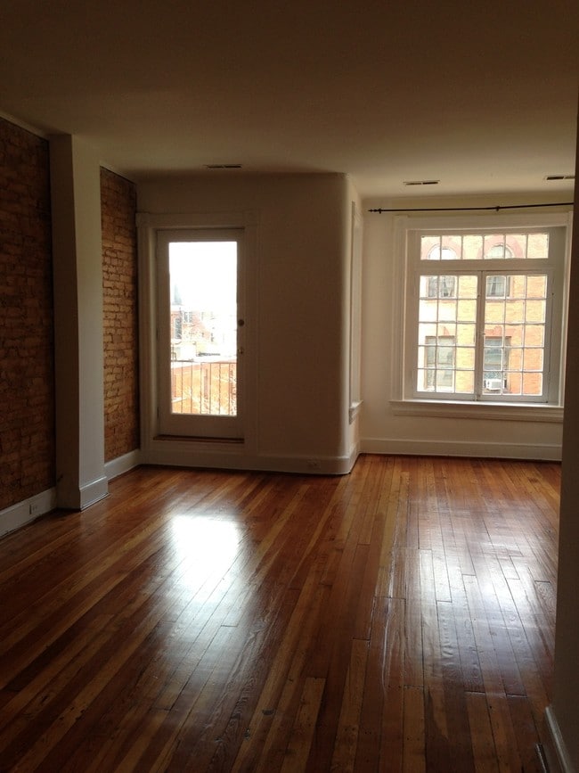 Building Photo - 1829 Phelps Pl NW