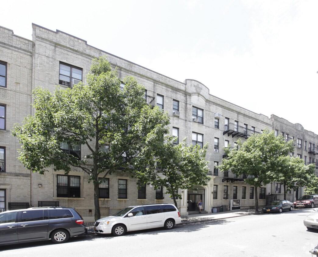 Foto principal - Boro Park Courts