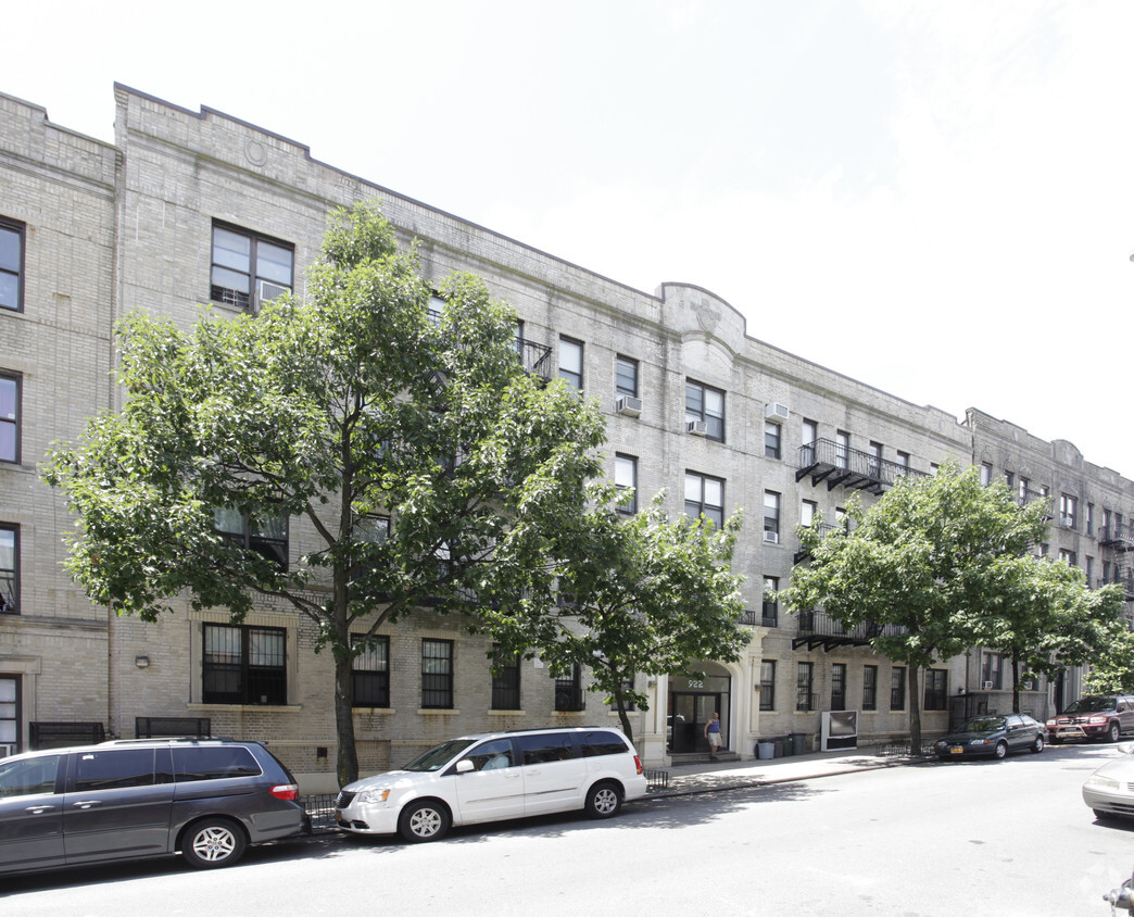 Primary Photo - Boro Park Courts