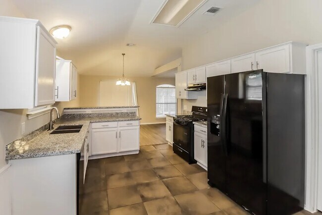 Foto del edificio - 2670 Hill Street Cove