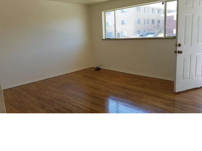 Foto del edificio - 5564 S Grant St