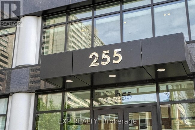 Building Photo - 255-1255 Bay St