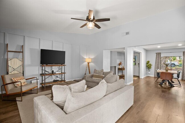 Foto del edificio - 7302 Marywood Cir