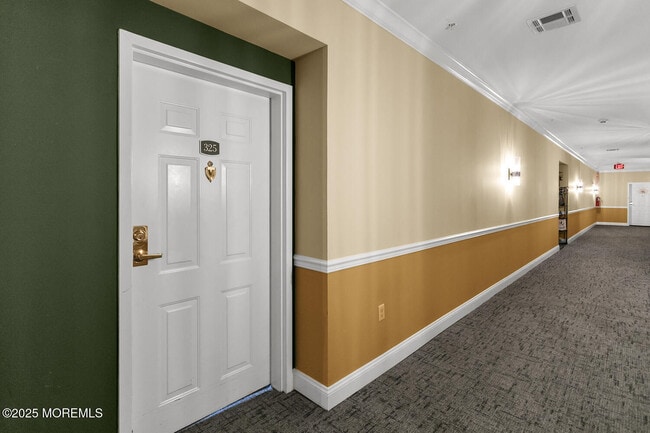 Foto del edificio - 325 Regency Pl