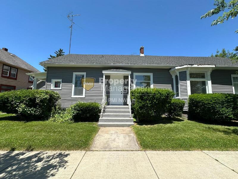 1103 Harrison St, La Porte, IN 46350 Condo for Rent in La Porte, IN