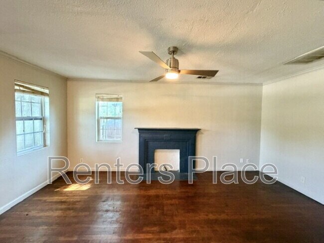 Foto del edificio - 4308 E 4th Pl