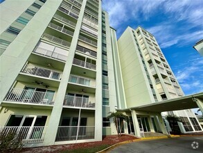 Building Photo - 420 64th Ave