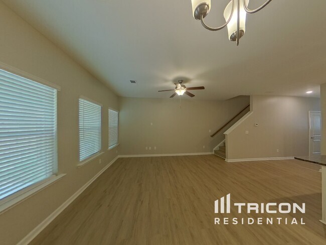 Foto del edificio - 4954 Lower Elm St