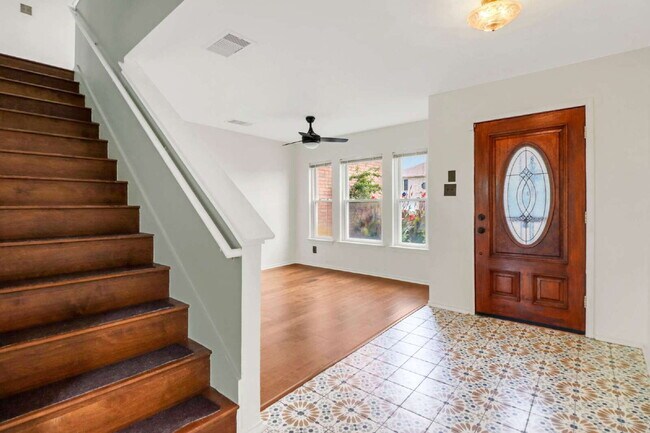 Foto del edificio - "Discover Your Dream Home: Spacious 3-Bedroom Oasis with Granite Elegance in San Antonio!"