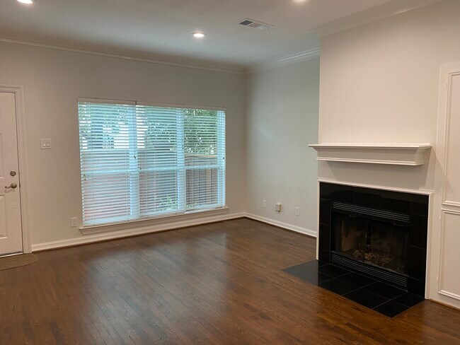 Building Photo - 3400 Normandy Ave