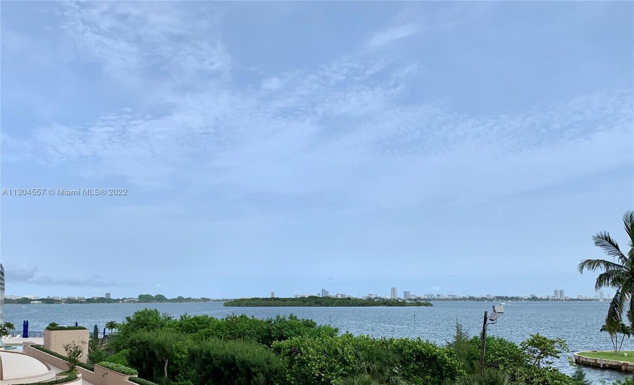 1800 NE 114th St 906 Miami Fl 33181 Room for Rent in Miami, FL