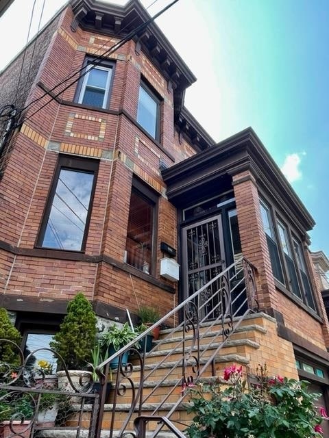 Primary Photo - 31 63rd St