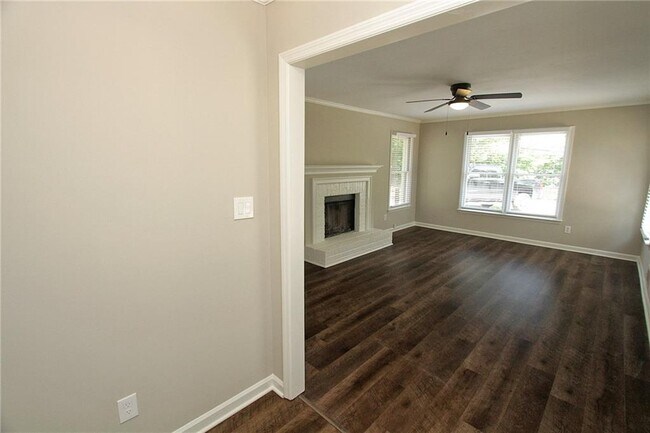 Foto del edificio - 1840 Cooper Lake Rd SE