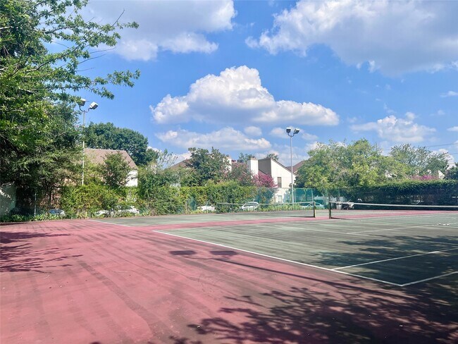 Foto del edificio - 10047 Westpark Dr