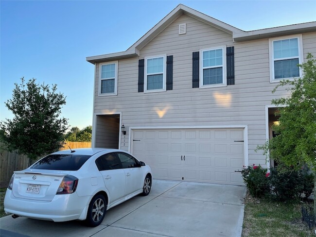 Foto del edificio - 112 Blue Crest Ln