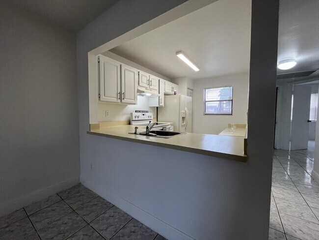 Building Photo - 842 NE 209th St