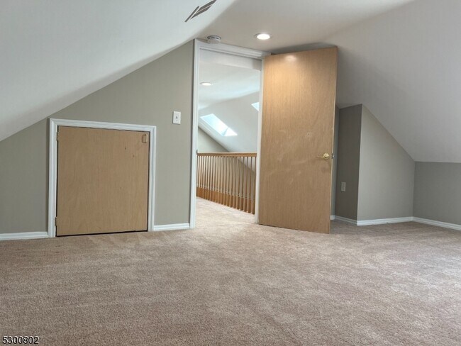 Foto del edificio - 887 Edwards Rd