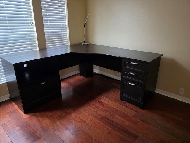 Foto del edificio - 2502 Suncreek Ln