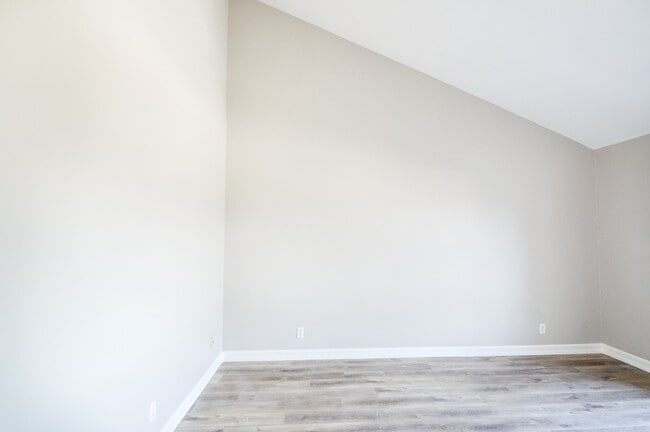 Building Photo - 336 Travelodge Dr