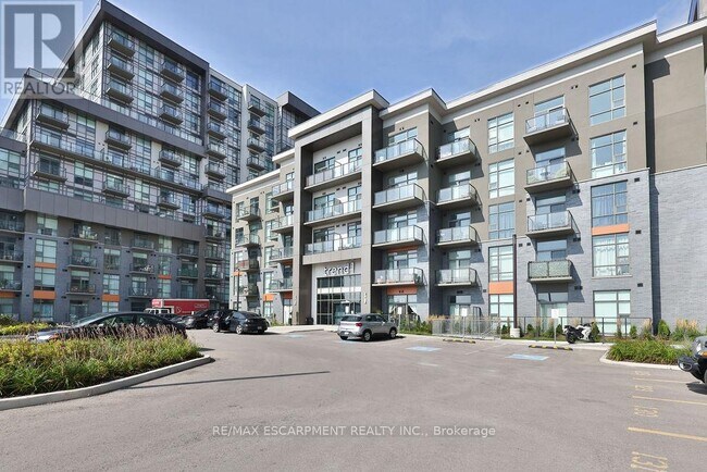 Photo du bâtiment - 450-450 Dundas St E