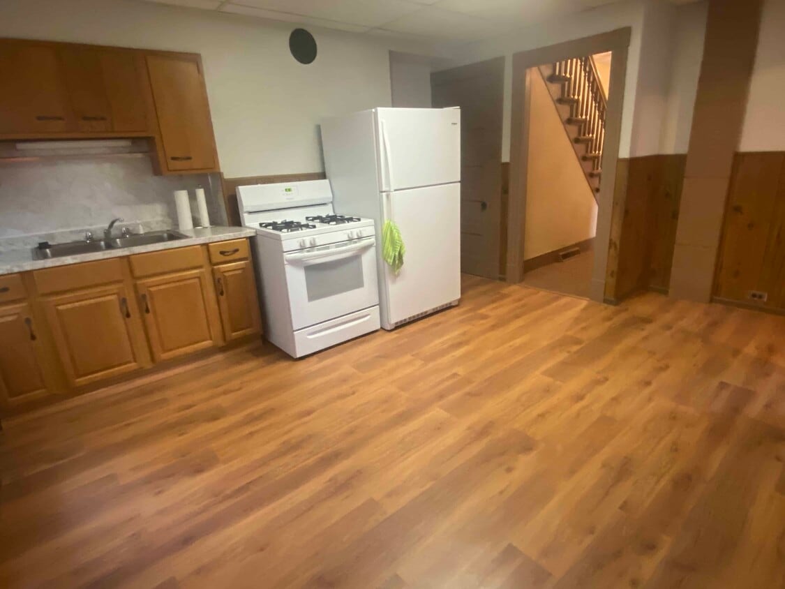 2 Clinton St, Easthampton, MA 01027 Townhome Rentals in Easthampton