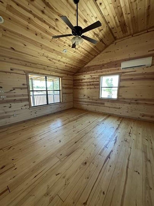 Building Photo - 79 Hill Country Cabin Ln