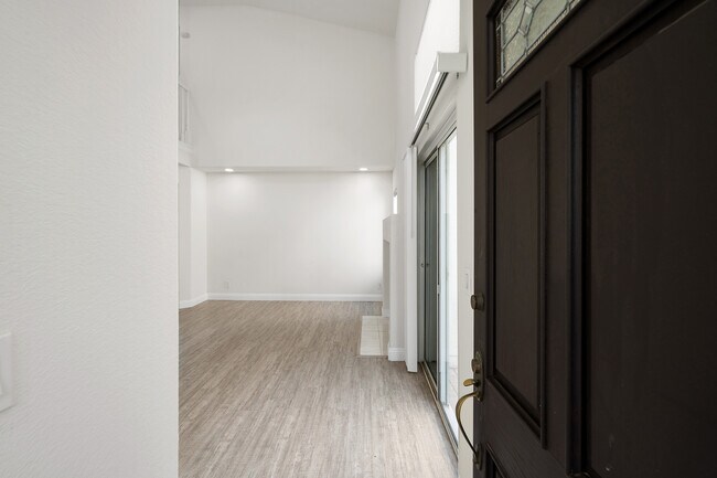 Building Photo - 3753 Calle Joaquin