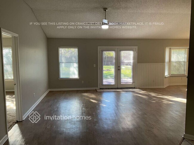 Building Photo - 13250 Companion Cir S