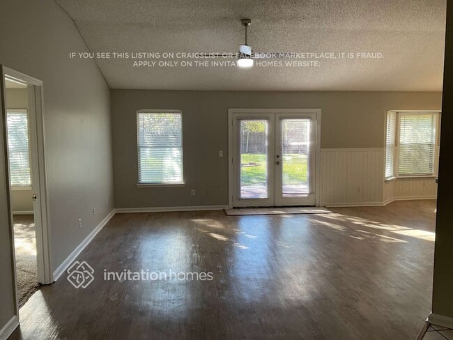 Foto del edificio - 13250 Companion Cir S